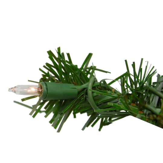 18" Pre-Lit Deluxe Windsor Pine Christmas Wreath, Clear Lights